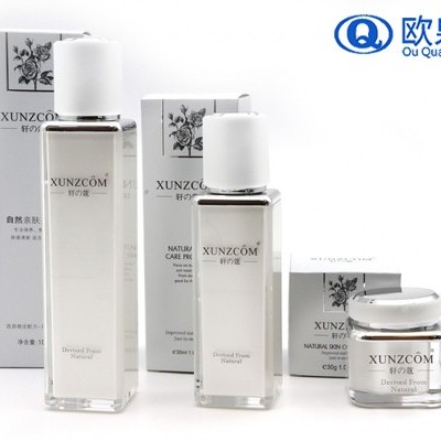 溫馨提示家長不要給小學生濫用化妝品