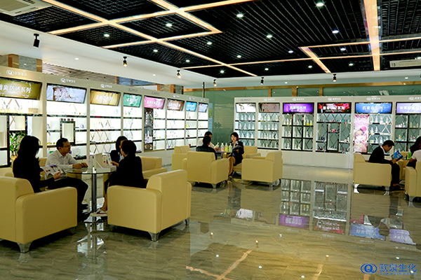 購買化妝品為何要堅持去實體店？